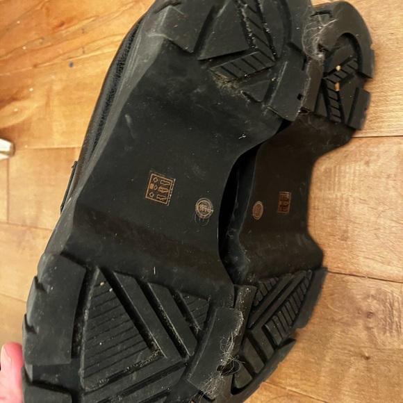 Chinese Laundry Classic Black Loafers - Picture 3 of 4